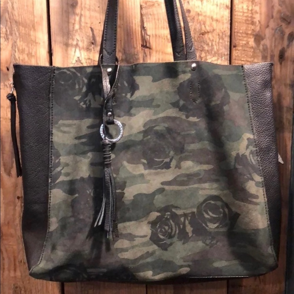 Sanctuary Purse Black/Camo
